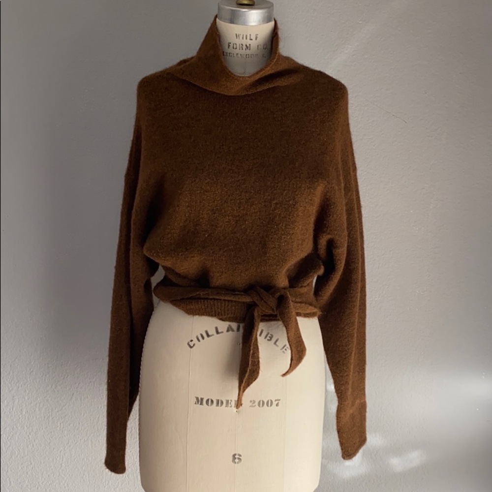 Wilfred Lorin Sweater